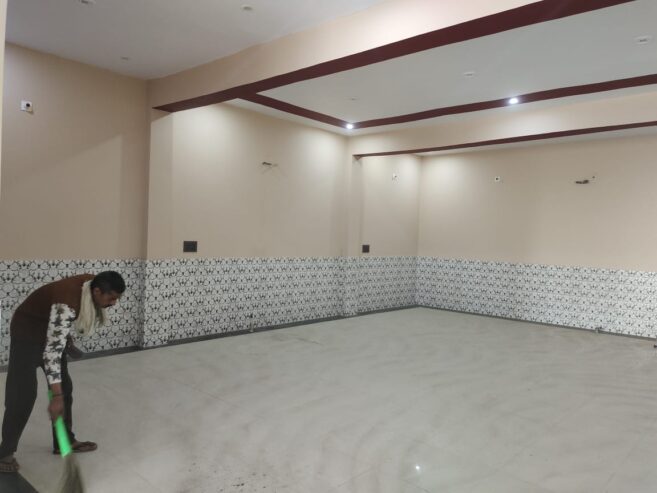Kashiram nagar cl gupta park par hall available he rent ke liye bilkul showroom type bàna 7906055655